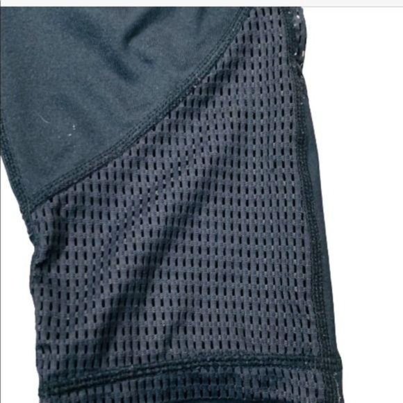 Z by Zella Black Cropped Capri Athletic Leggings - Picture 3 of 6